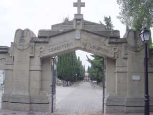 Entrada-principal-Cementerio-NovÍsimo-Logroño
