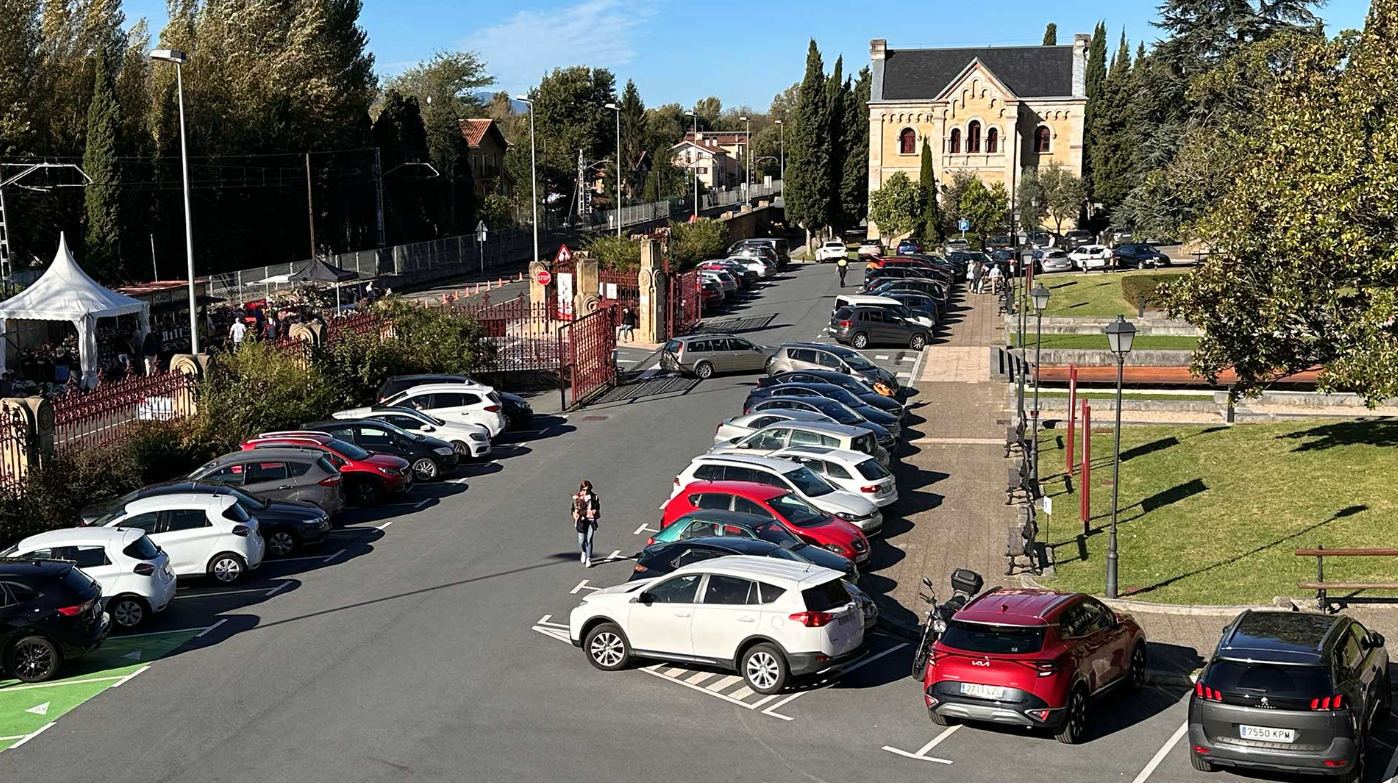 publico-asistente-cementerio-bilbao-todos-santos-2024