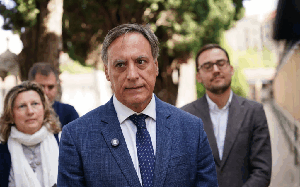alcalde-Salamanca-Carlos-García-Carbayo