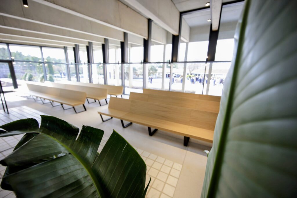 nuevo-edificio- cementerio-roques-blanques